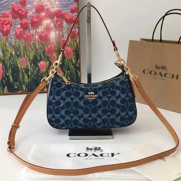 COACH Teri Shoulder Bag Signature Denim Denim/Natural CAF82 Outlet NEW - Picture 1 of 10